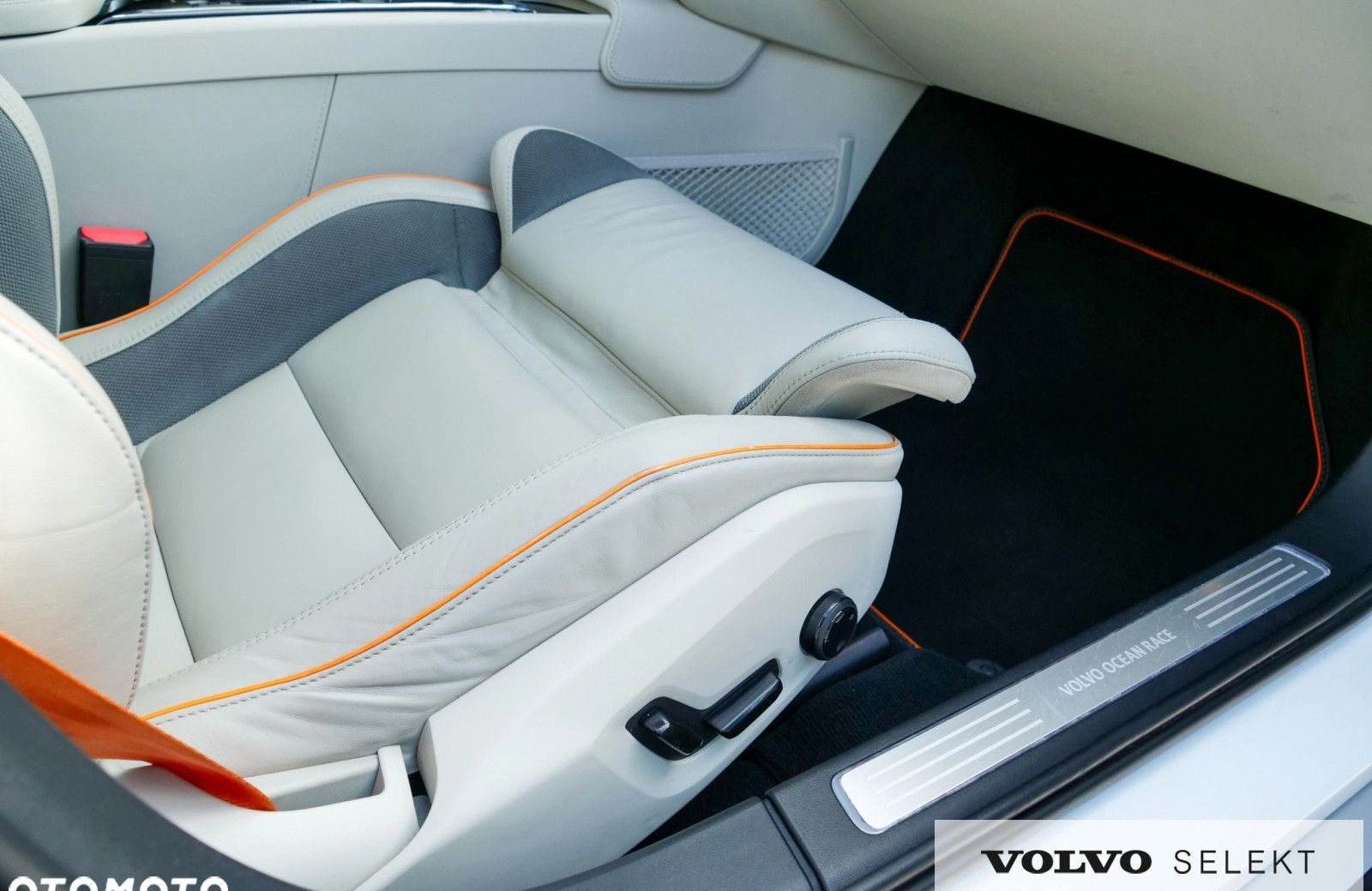 Volvo V90 Cross Country cena 152900 przebieg: 131120, rok produkcji 2018 z Gąbin małe 781